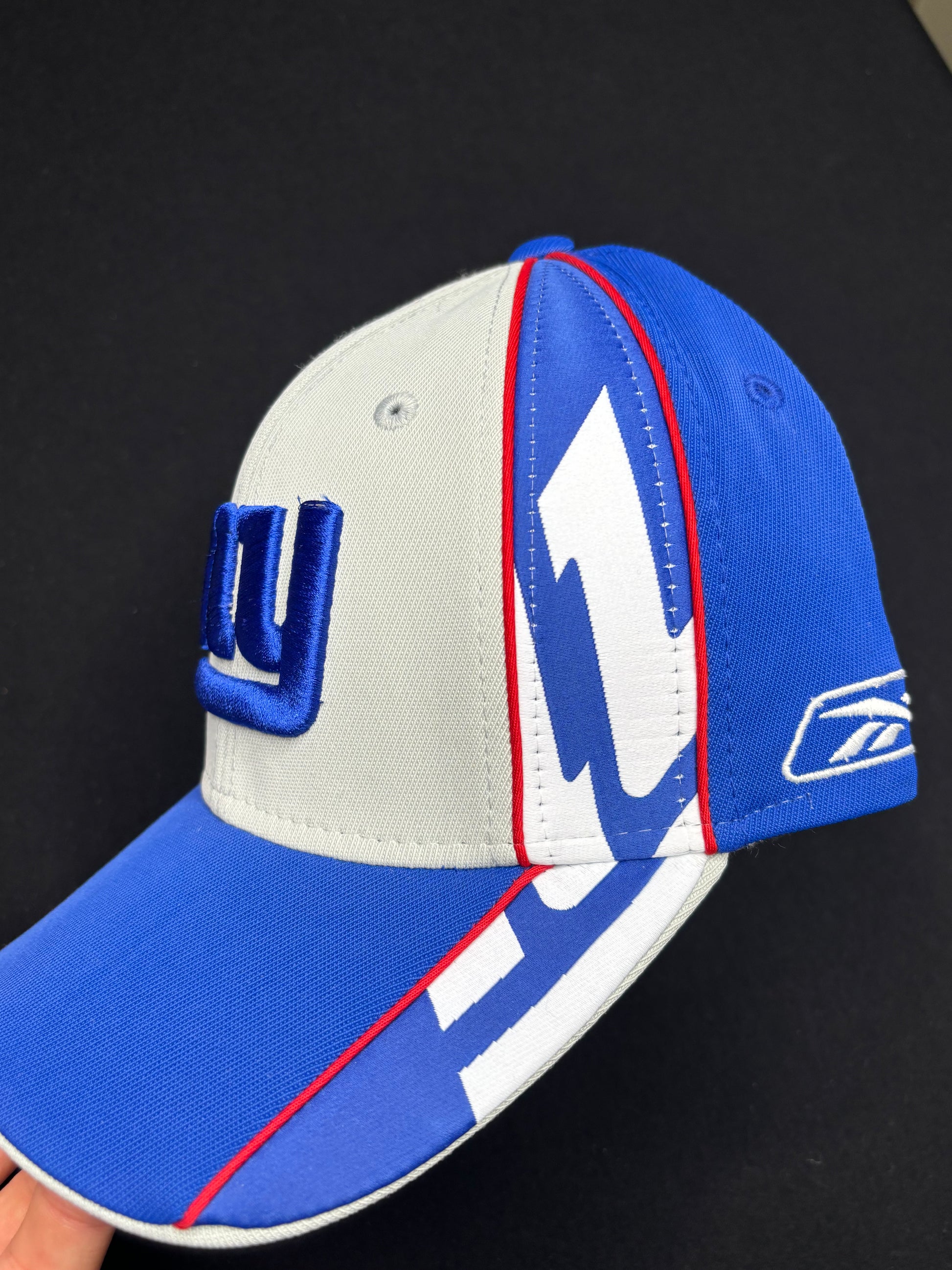 NWT New York Giants Reebok Flex Fit Hat