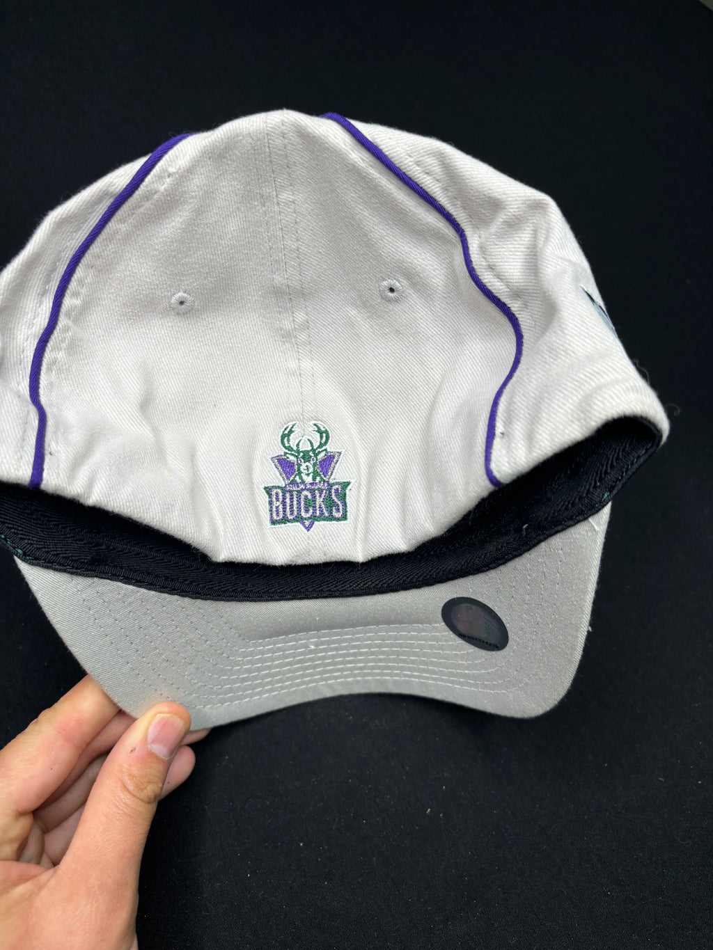 Vintage Milwaukee Bucks Reebok Fitted Hat