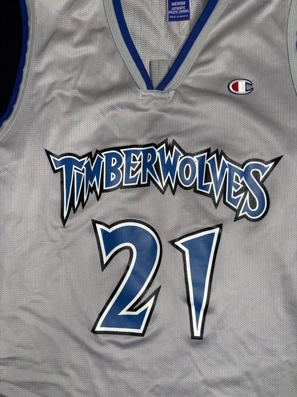Vintage Minnesota Timberwolves Kevin Garnett Champion Basketball Jersey Size: 40