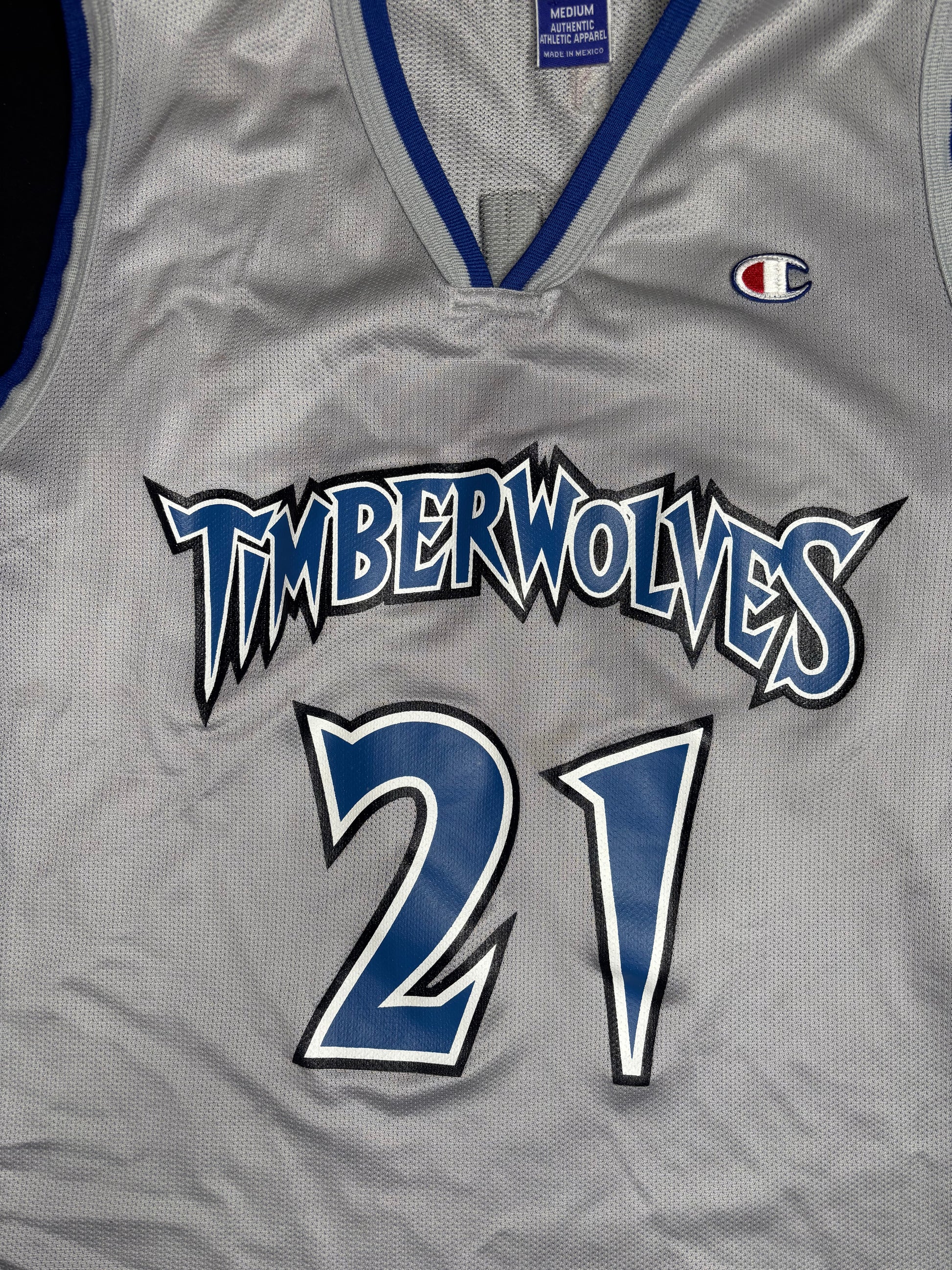 Vintage Minnesota Timberwolves Kevin Garnett Champion Basketball Jersey Size: 40