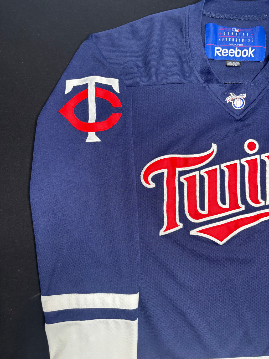 Minnesota Twins Reebok Hockey Jersey Size: Medium