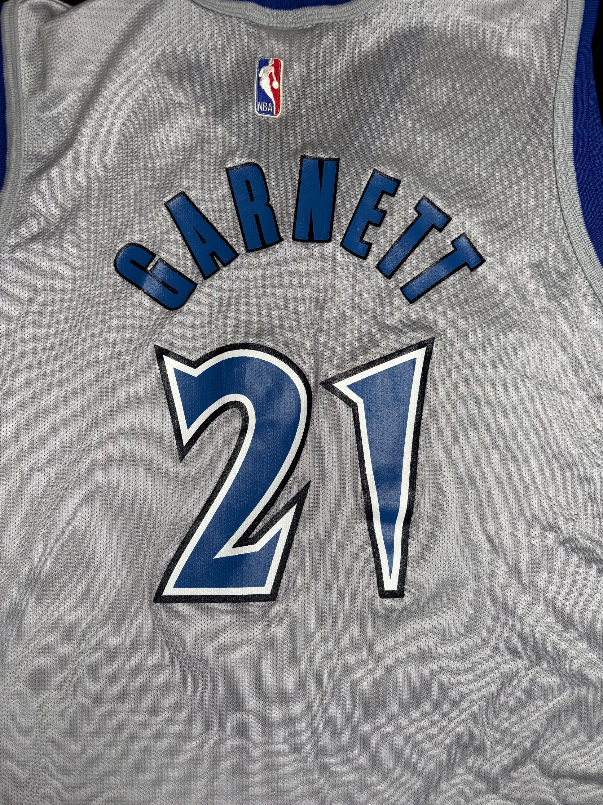 Vintage Minnesota Timberwolves Kevin Garnett Champion Basketball Jersey Size: 40