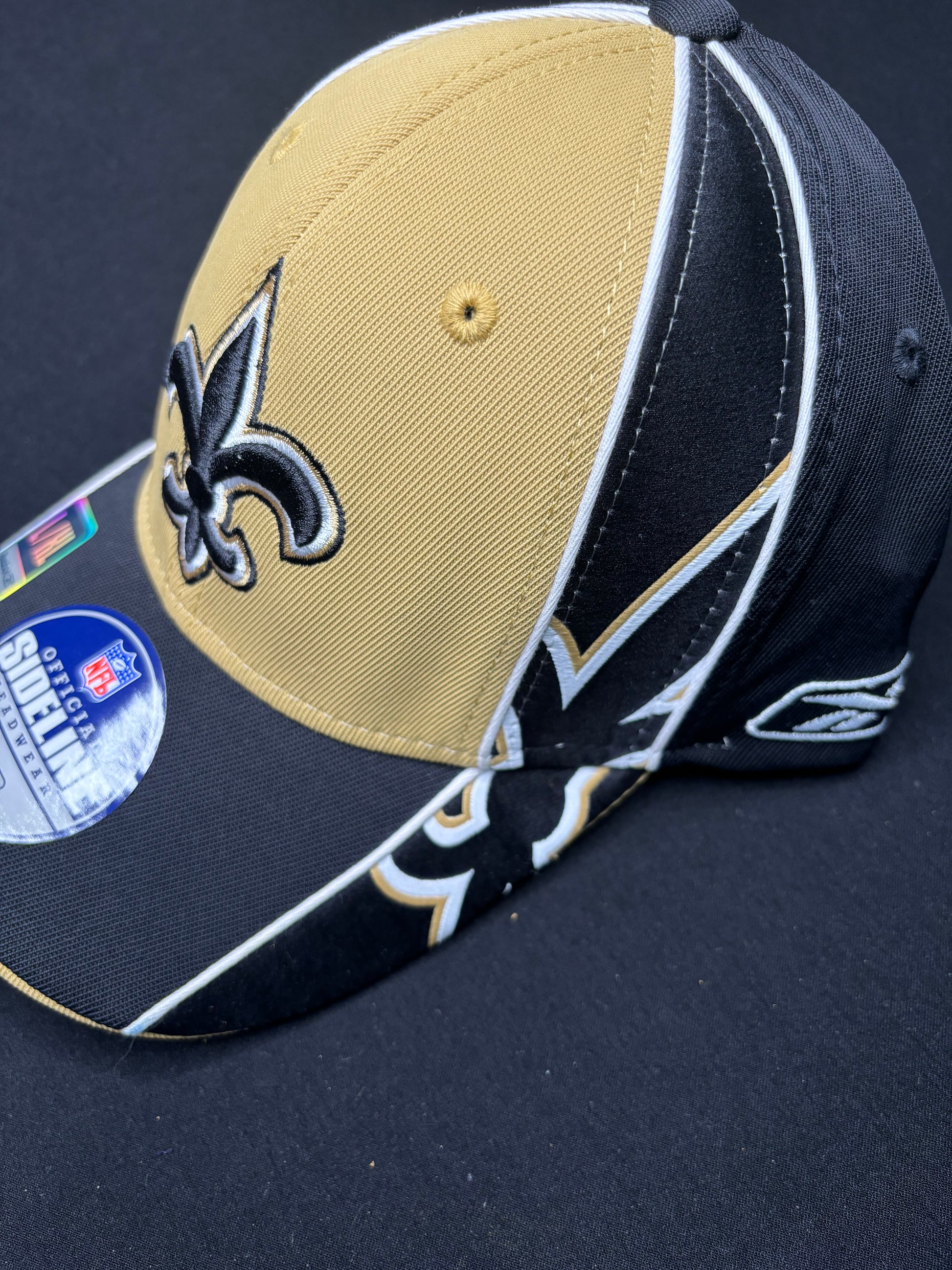 NWT New Orleans Saints Reebok Flex Fit Hat