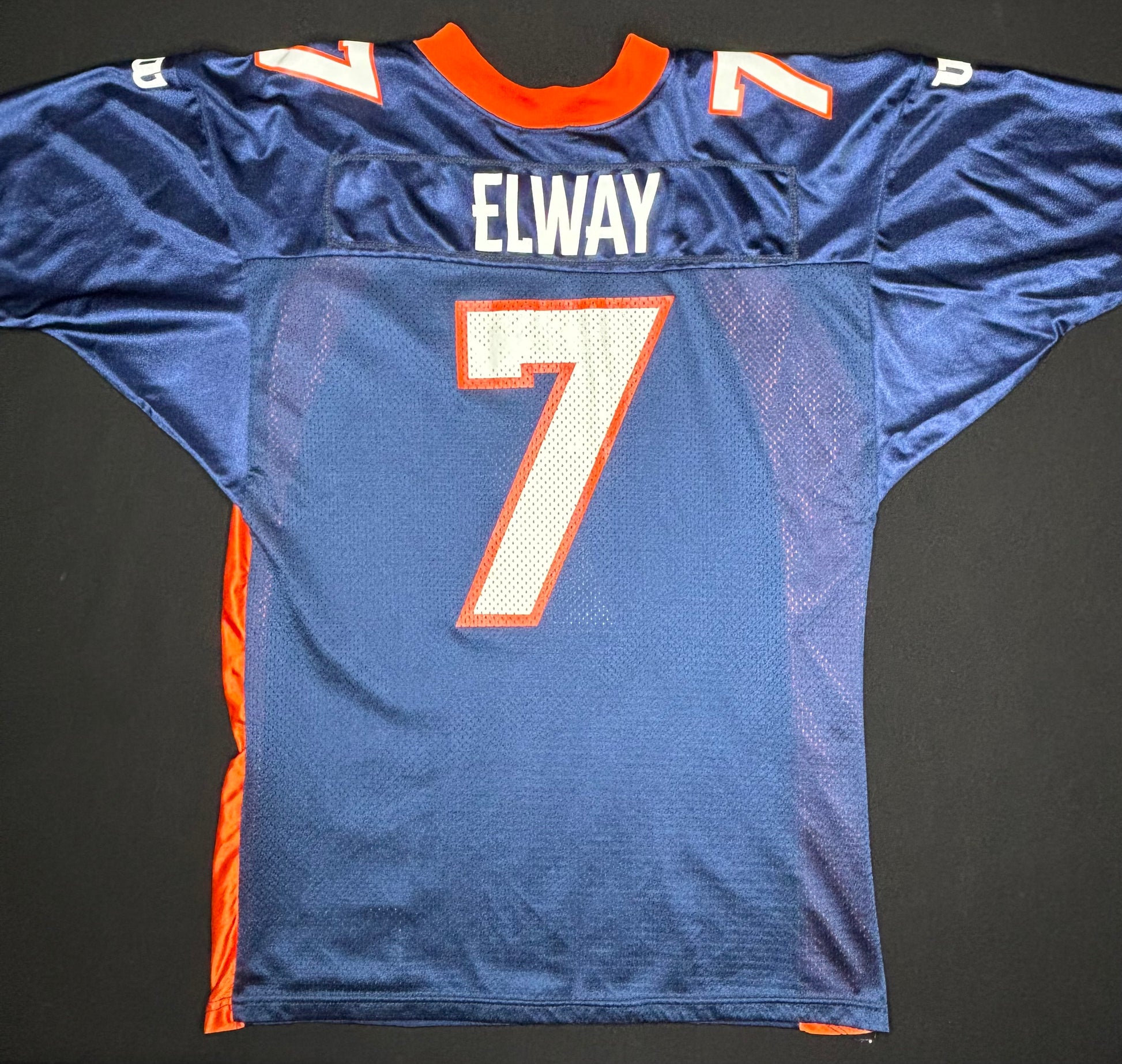 Vintage Denver Broncos John Elway Wilson Football Jersey Size: 46