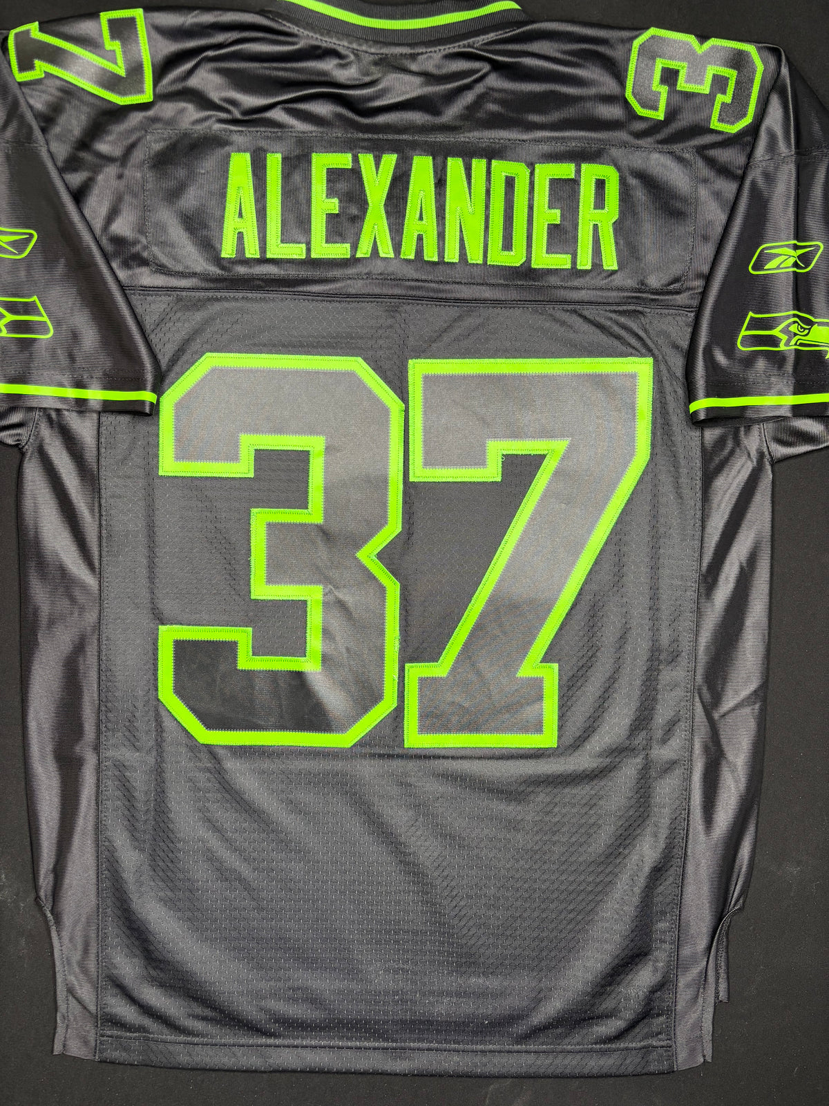 NWT Seattle Seahawks Shaun Alexander Reebok Premier Football Jersey Size: Medium